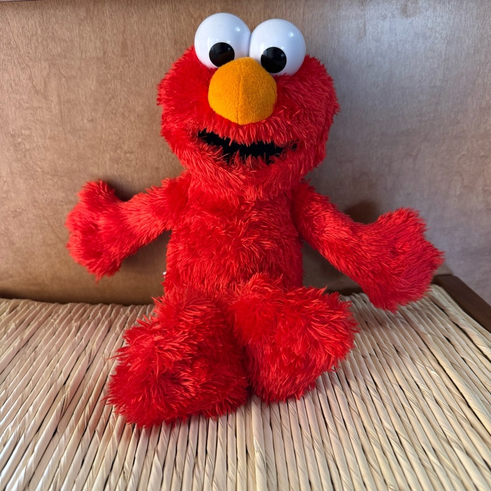 2016 Hasbro Sesame Street Tickle Me Elmo Talk Box Plush Stuffed Animal 15" works
